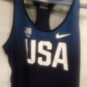 Nike. Seeveless  sports tee